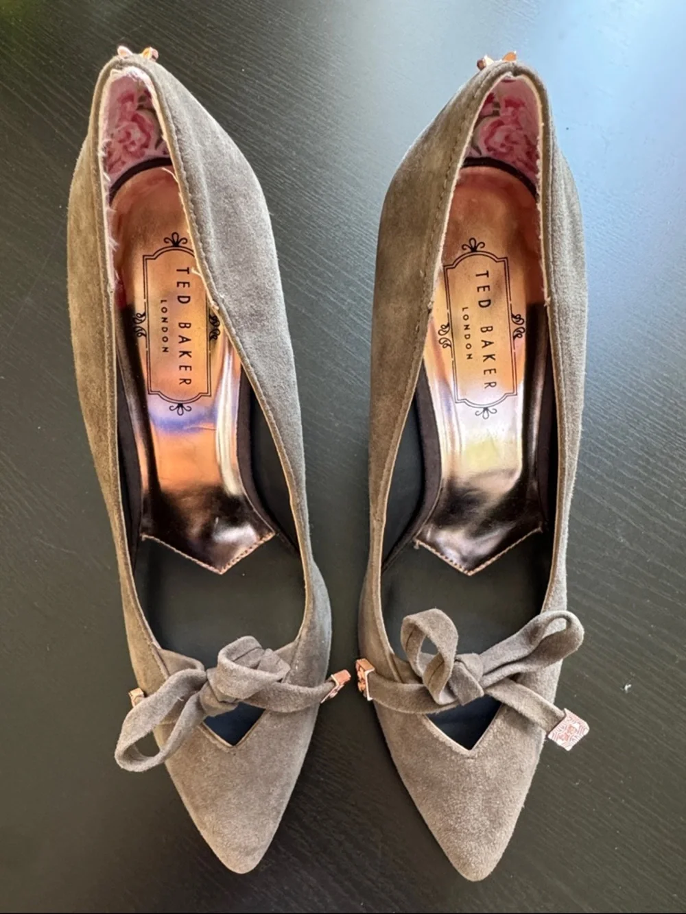 Ted‎ Baker London Gewell Charcoal Grey Suede Pumps Bow Casual Heels Size 8.5 New